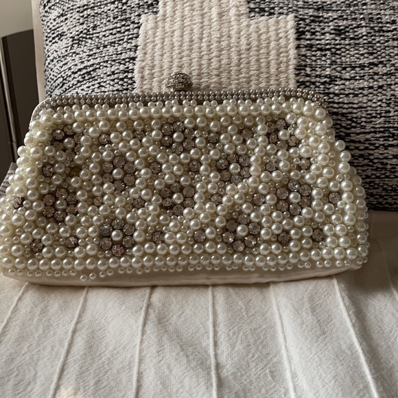 Wedding clutch and Tiara - Picture 2 of 4